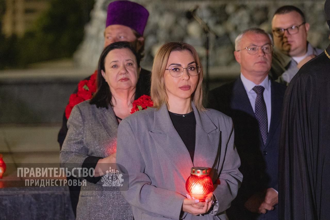 Зажгли свечи памяти: Приднестровье чтит героев Великой Отечественной